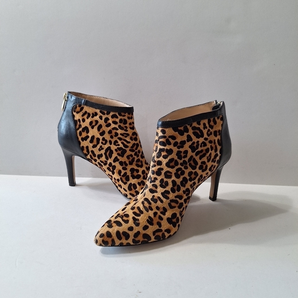 Adrienne Vittadini Nyla Calf Hair Leopard Print Mobwife Academia Booties Sz. 8.5